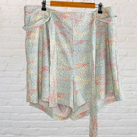 Torrid SELF TIE MID SHORT - CREPE MULTI DOTS & MINT BLUE - Picture 3 of 10